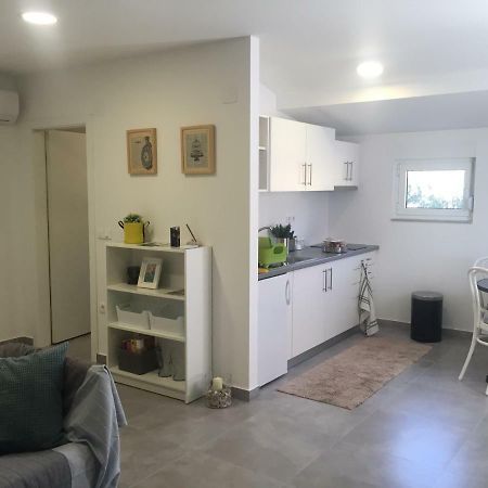 Appartamento Apartman Zeljka Podgora Esterno foto